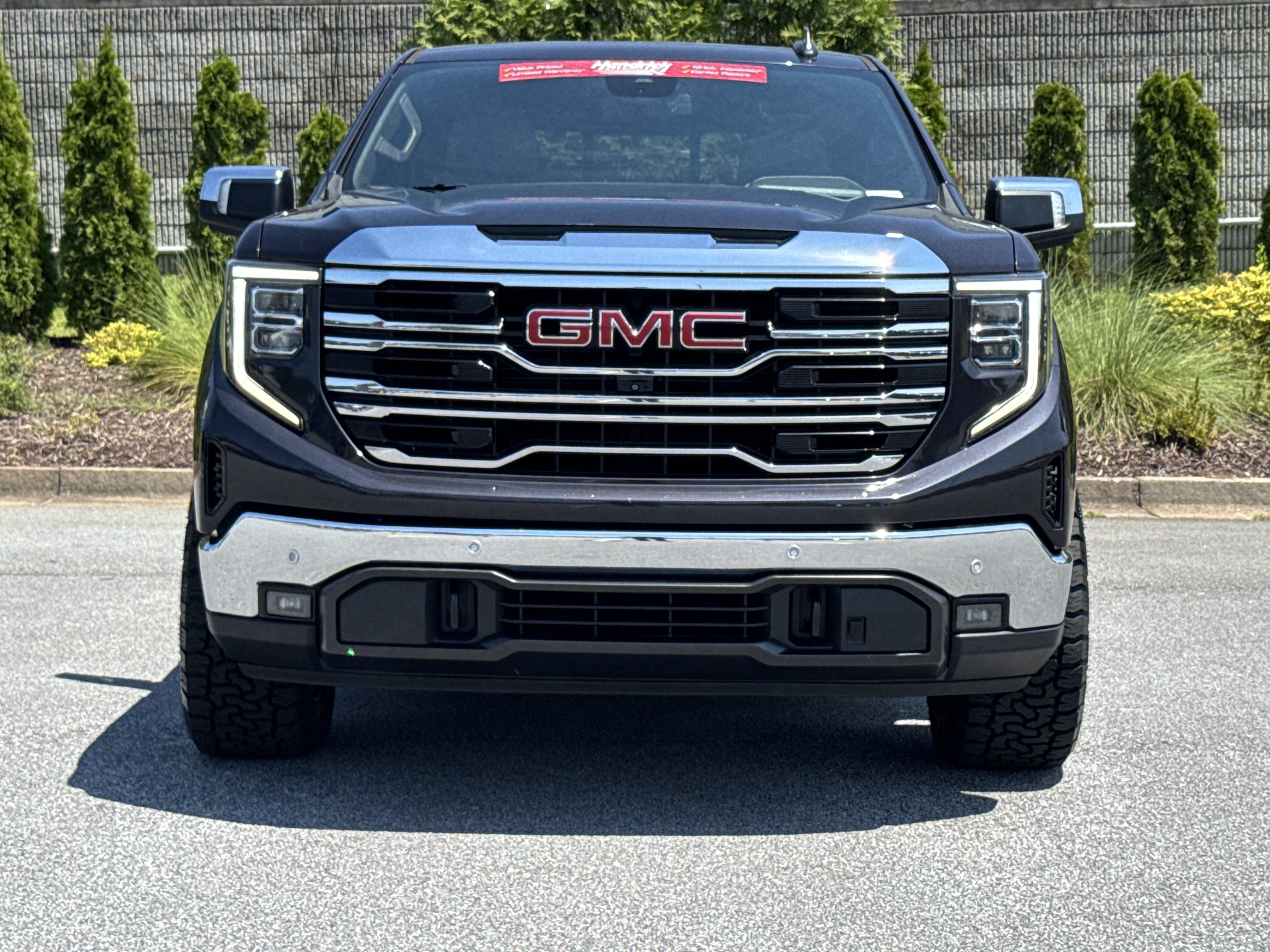 Used 2022 GMC Sierra 1500 SLT w/ SLT Premium Plus Package AWD/4WD image 3