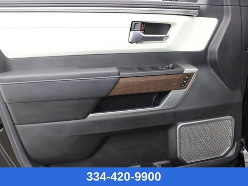 Used 2025 Toyota Sequoia Capstone image 17