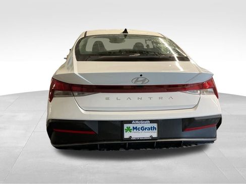 New 2026 Hyundai Elantra SE w/ Cargo Package FWD image 4