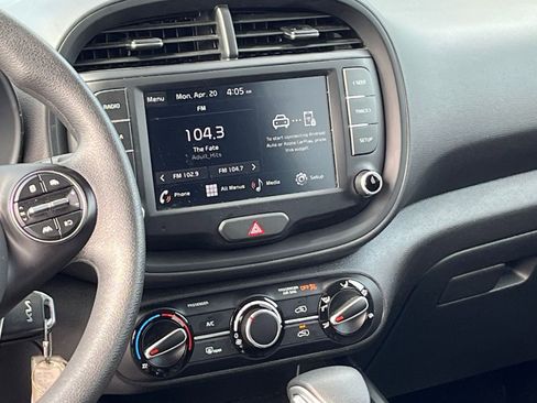 Used 2025 Kia Soul LX w/ LX Technology Package image 20