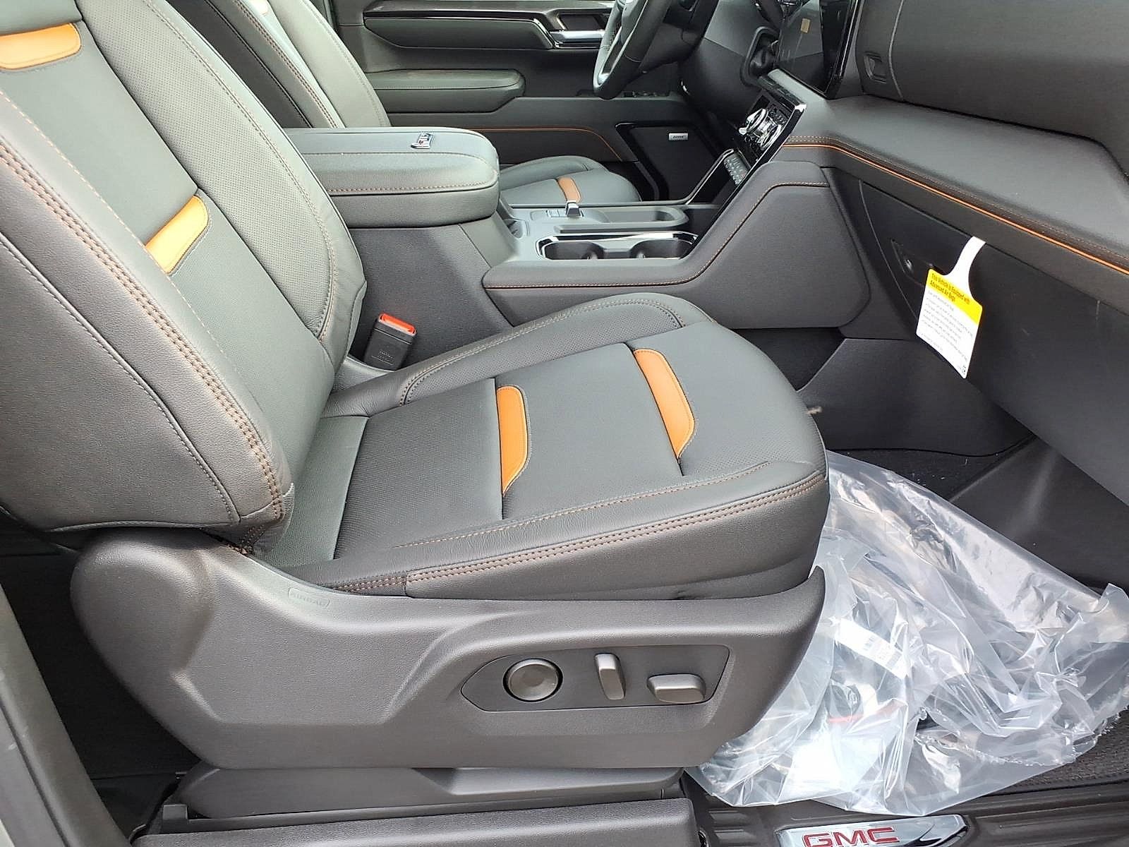 New 2026 GMC Sierra 3500 AT4 w/ AT4 Premium Plus Package AWD/4WD image 8
