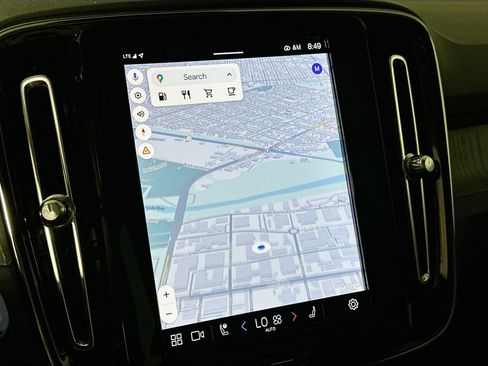 Used 2023 Volvo XC40 B5 Plus w/ Protection Package Premier image 13