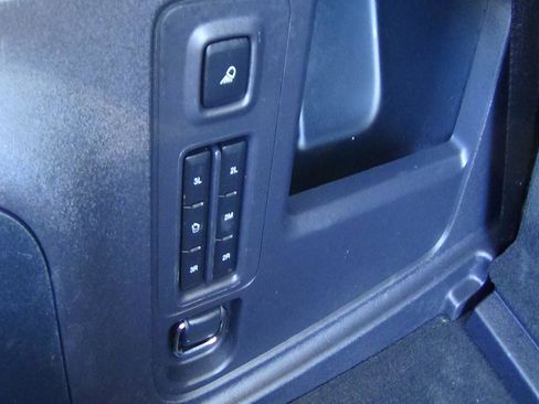 Used 2025 Ford Expedition Active AWD/4WD image 13