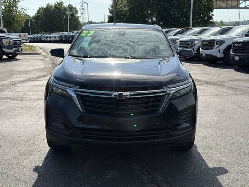 Used 2023 Chevrolet Equinox LS w/ LS Convenience Package AWD/4WD image 2