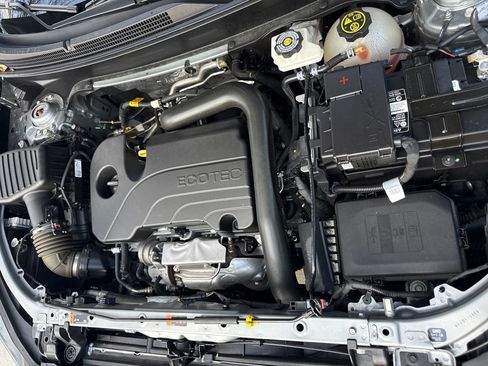 Used 2023 Chevrolet Equinox RS w/ RS Leather Package image 28