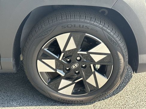 Used 2025 Hyundai Kona SEL FWD image 12