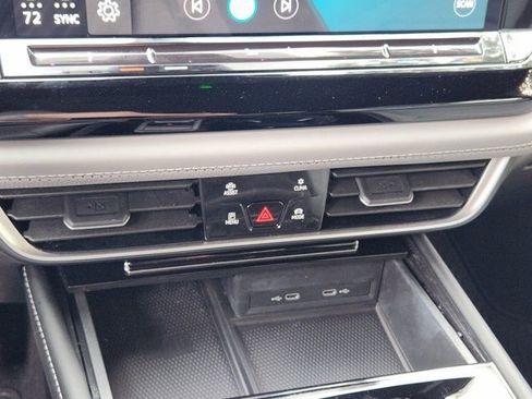 Used 2024 Volkswagen Atlas Cross Sport SEL R-Line image 21