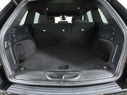 Used 2018 Jeep Grand Cherokee Laredo AWD/4WD image 31