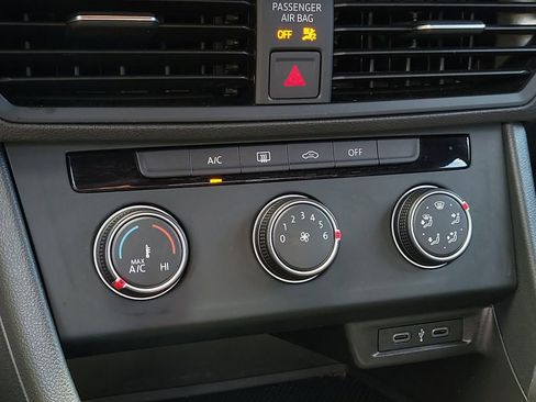 Used 2023 Volkswagen Jetta Sport image 23