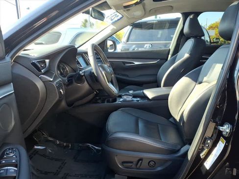 Certified 2023 INFINITI QX50 Luxe image 10