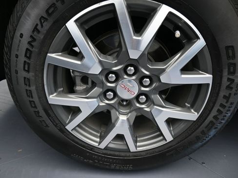 Used 2023 GMC Acadia SLE w/ Driver Convenience Package image 45