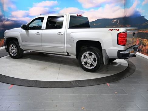 Used 2018 Chevrolet Silverado 1500 LT w/ LT Eassist Package image 5