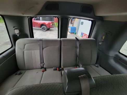Used 2017 Chevrolet Express 3500 LT w/ LT Preferred Equipment Group RWD image 36