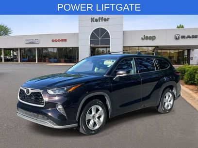 Used 2022 Toyota Highlander LE