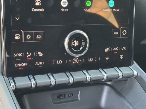 Used 2026 GMC Terrain AT4 w/ Technology Package II AWD/4WD image 31