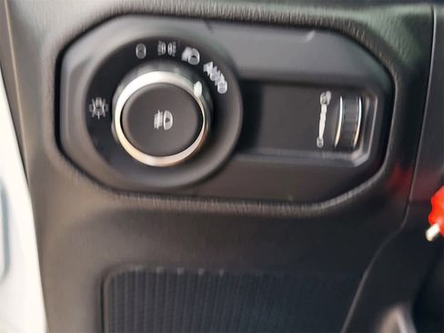 Used 2023 Jeep Wrangler Sport S image 17