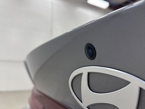 Used 2024 Hyundai Elantra Limited image 27