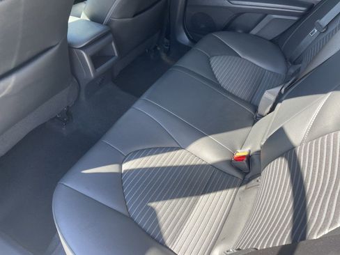 Used 2022 Toyota Camry SE w/ Convenience Package image 12