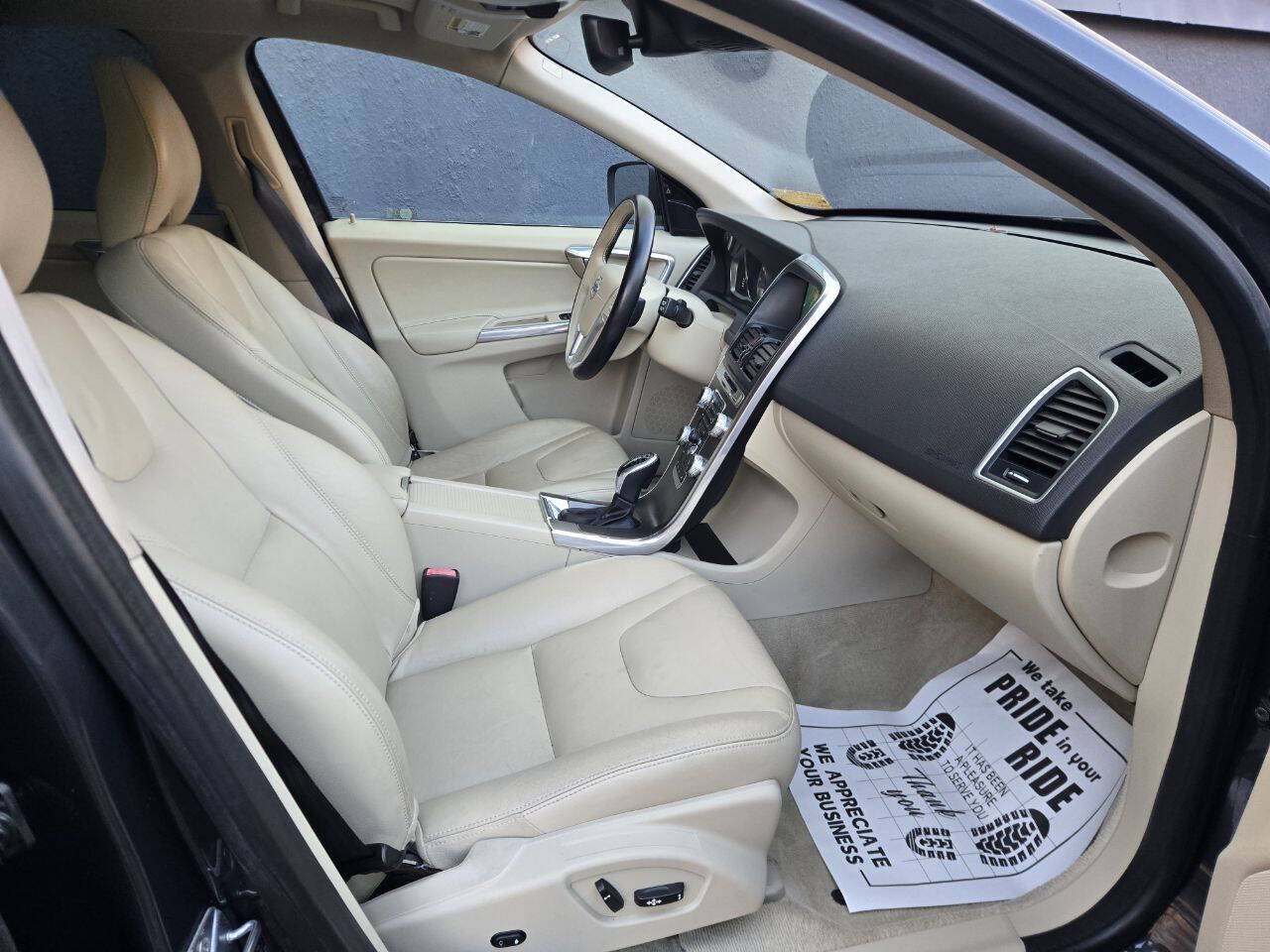 Used 2015 Volvo XC60 T5 Premier w/ Proximity Package FWD image 12