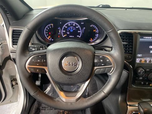 Used 2018 Jeep Grand Cherokee Limited AWD/4WD image 16