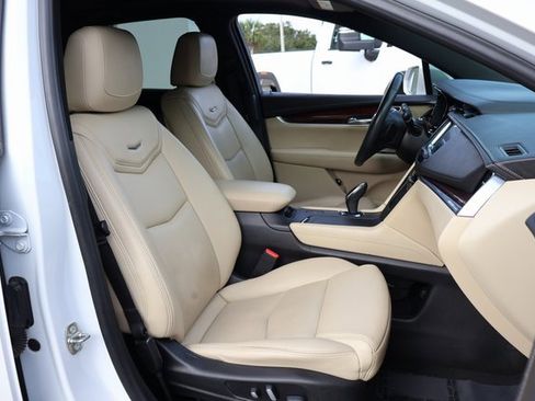 Used 2019 Cadillac XT5 Luxury image 18
