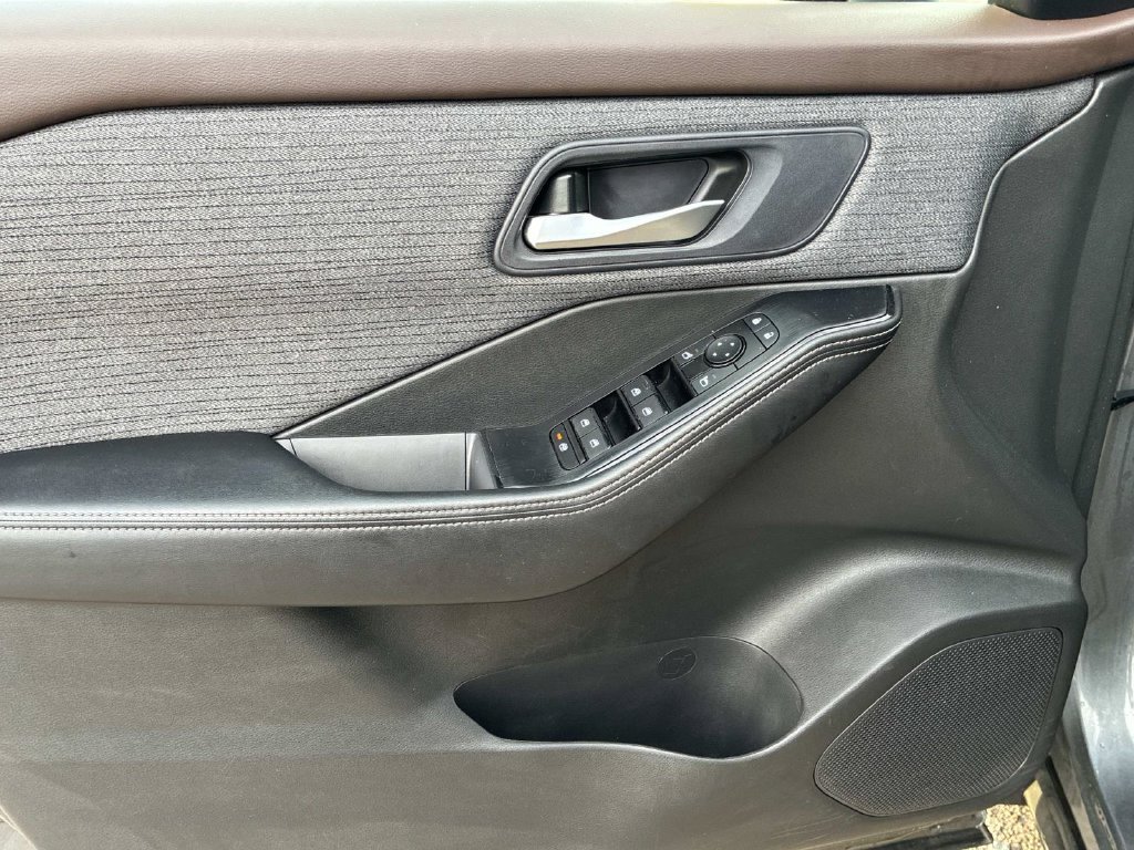 Certified 2023 Nissan Rogue SV AWD/4WD image 19
