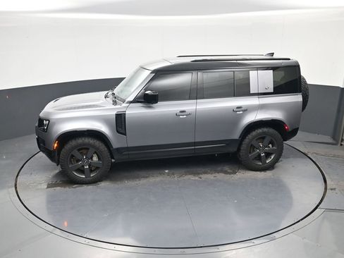 Used 2022 Land Rover Defender 110 X-Dynamic SE image 30