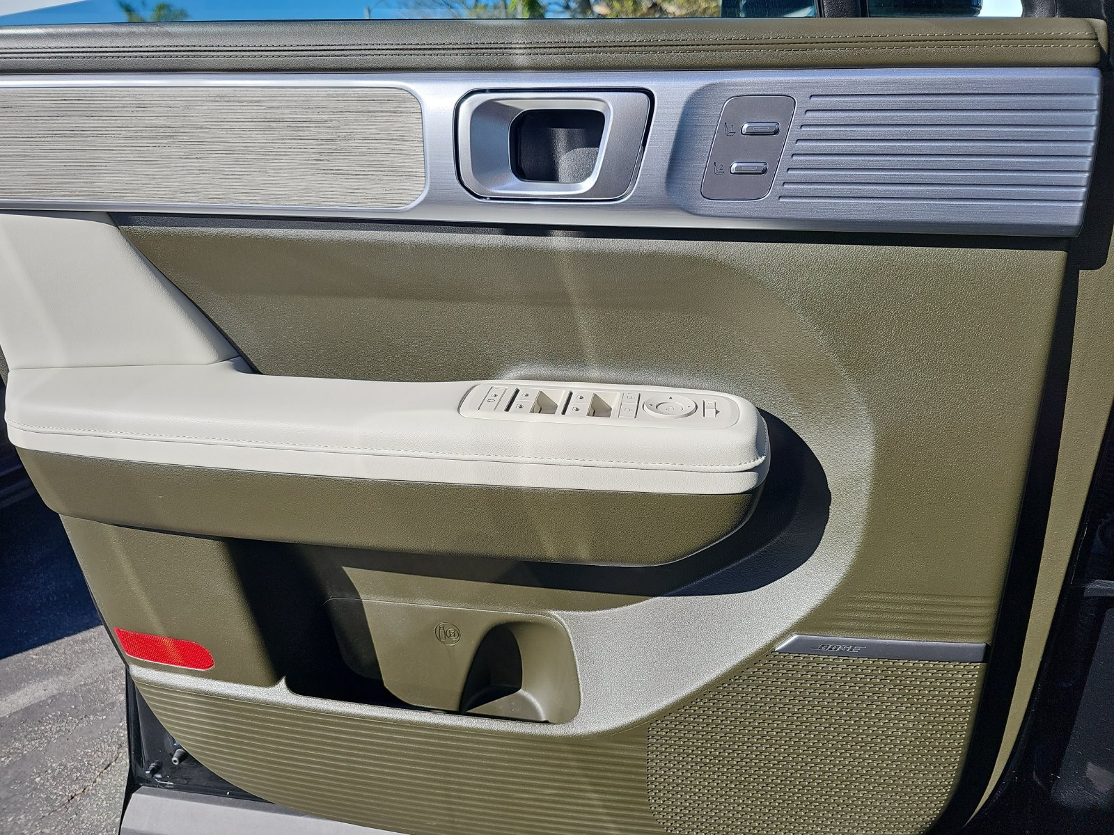Certified 2025 Hyundai Santa Fe Calligraphy FWD image 32