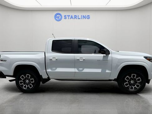 Used 2023 Chevrolet Colorado Z71 w/ Z71 Convenience Package 2 AWD/4WD image 11