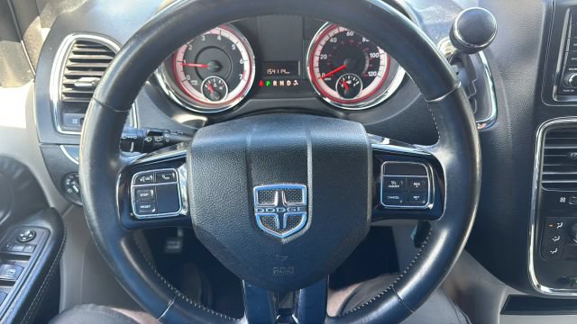 Used 2019 Dodge Grand Caravan SXT FWD image 18