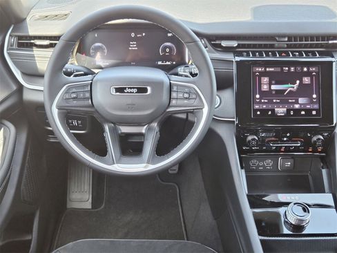 New 2025 Jeep Grand Cherokee Altitude image 26