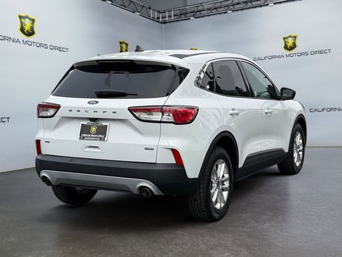 Used 2022 Ford Escape SE image 5