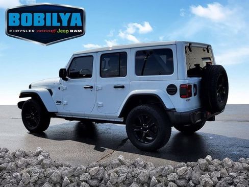 Used 2023 Jeep Wrangler Unlimited Sahara AWD/4WD image 4