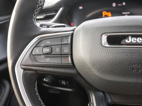 New 2025 Jeep Grand Cherokee Altitude image 22