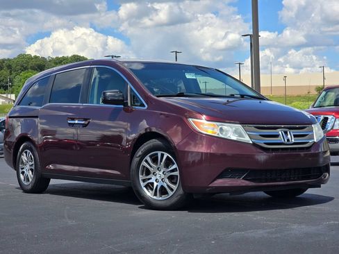Used 2013 Honda Odyssey EX image 2