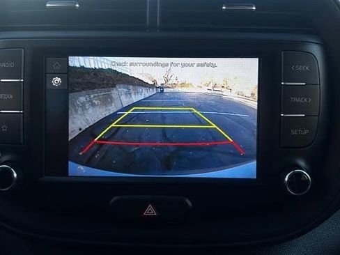 Used 2024 Kia Soul LX w/ Option Group 015 FWD image 17