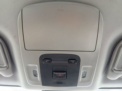 Used 2023 Toyota Camry SE image 32