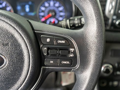 Used 2017 Kia Sportage LX AWD/4WD image 16