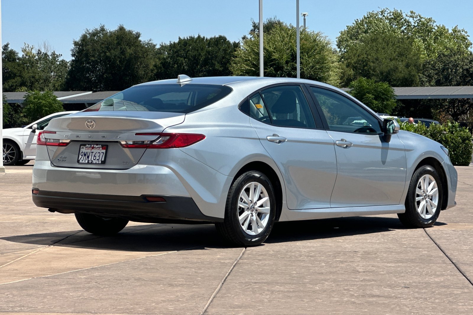 Used 2025 Toyota Camry LE w/ Convenience Package AWD/4WD image 4