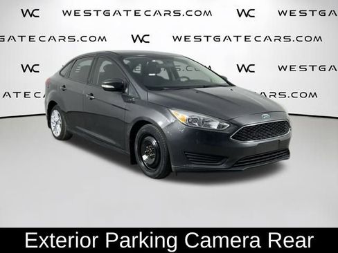 Used 2015 Ford Focus SE image 4