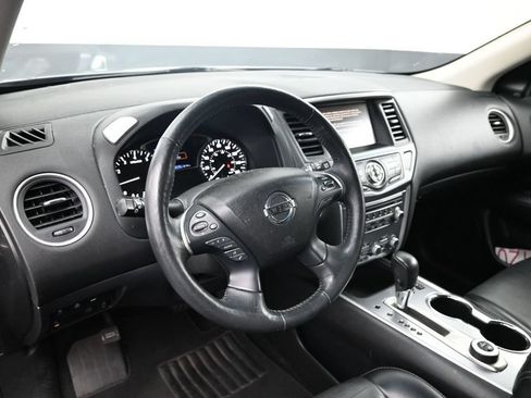 Used 2019 Nissan Pathfinder SL AWD/4WD image 21