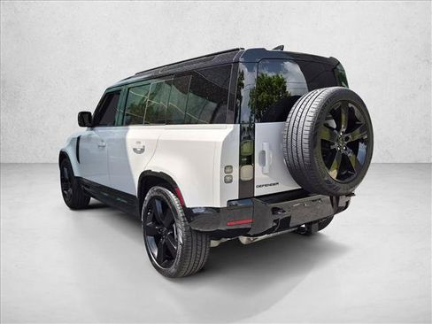 Certified 2026 Land Rover Defender 110 X-Dynamic SE AWD/4WD image 8