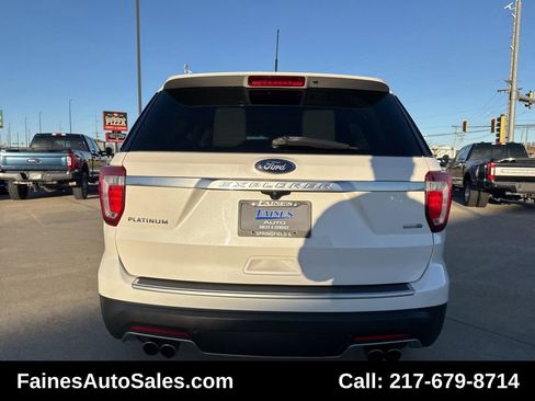 Used 2019 Ford Explorer Platinum image 17