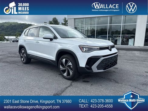 New 2025 Volkswagen Taos SE image 1