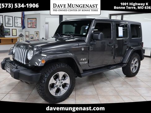 Used 2018 Jeep Wrangler Unlimited Sahara w/ Connectivity Group AWD/4WD image 1