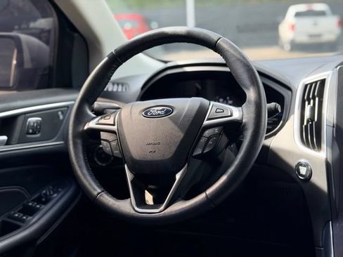Used 2023 Ford Edge Titanium AWD/4WD image 21