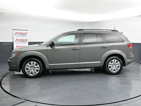 Used 2019 Dodge Journey SE image 5