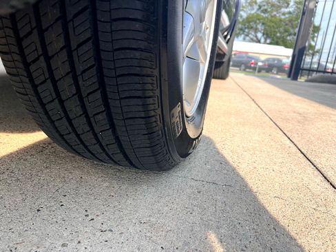 Used 2001 Nissan Pathfinder LE image 19