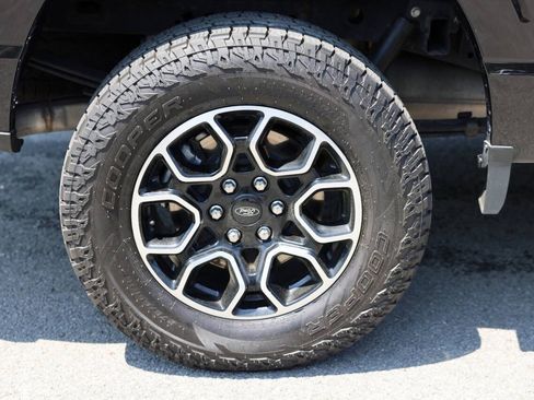 Certified 2022 Ford F150 XLT w/ Equipment Group 302A High image 32