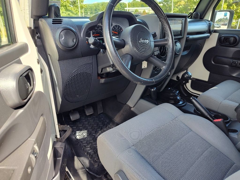 Used 2009 Jeep Wrangler Rubicon w/ PWR Convenience Group AWD/4WD image 13